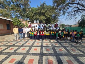 परमपूज्य भगरी बाबा आधार फाउंडेशनकडून साळसाने जि.प. शाळेला स्पोकन इंग्लिश पुस्तके व शैक्षणिक साहित्याचे वाटप